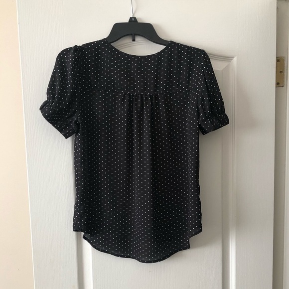 Lily White Women's Short Sleeve Black and White Polka Dot V-Neck Blouse 👚 - Picture 4 of 6
